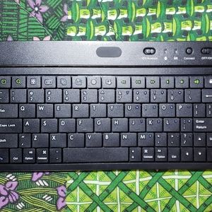 Rechargable Bluetooth Keyboard